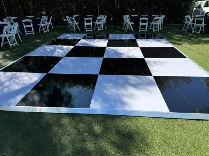 Checkered/Black/White Dance Floor 4x4 Ft.