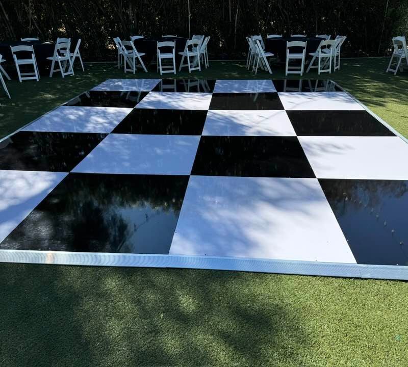 Checkered/Black/White Dance Floor 4x4 Ft.